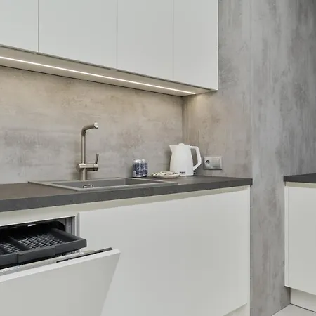 Lwowska By The Malta With Parking By Renters Prestige *