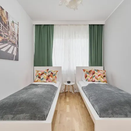 Lwowska By The Malta With Parking By Renters Prestige Lägenhet