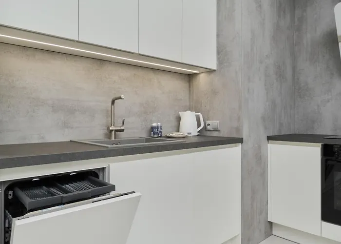 Lwowska By The Malta With Parking By Renters Prestige *