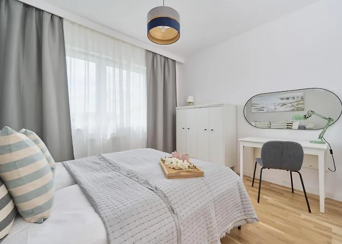 Lwowska By The Malta With Parking By Renters Prestige